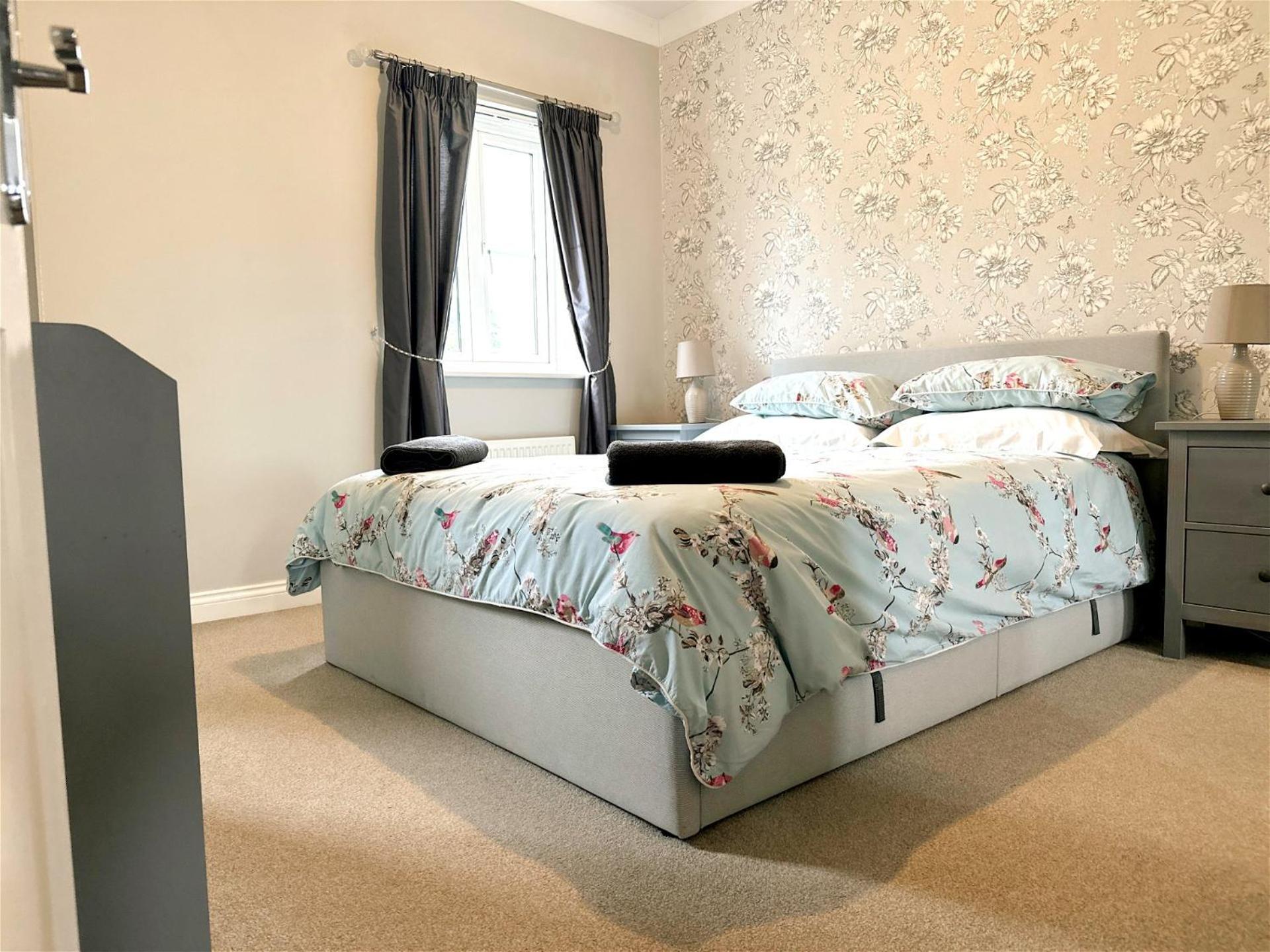 Cute Townhouse With Parking Space In Village Near Leeds & York Holiday home Leeds (West Yorkshire)